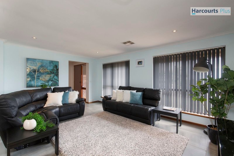 Photo - 8 Constellation Street, Hallett Cove SA 5158 - Image 7