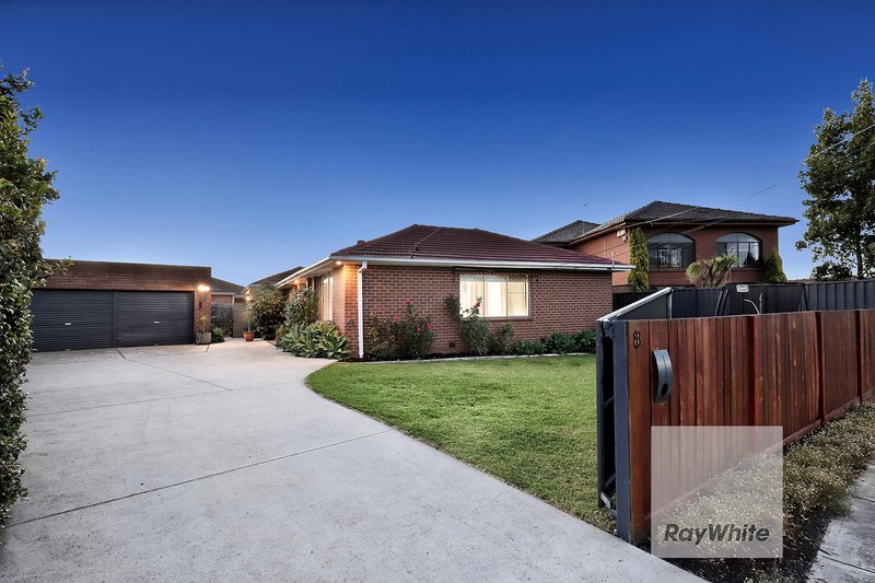 8 Convery Court, Gladstone Park VIC 3043