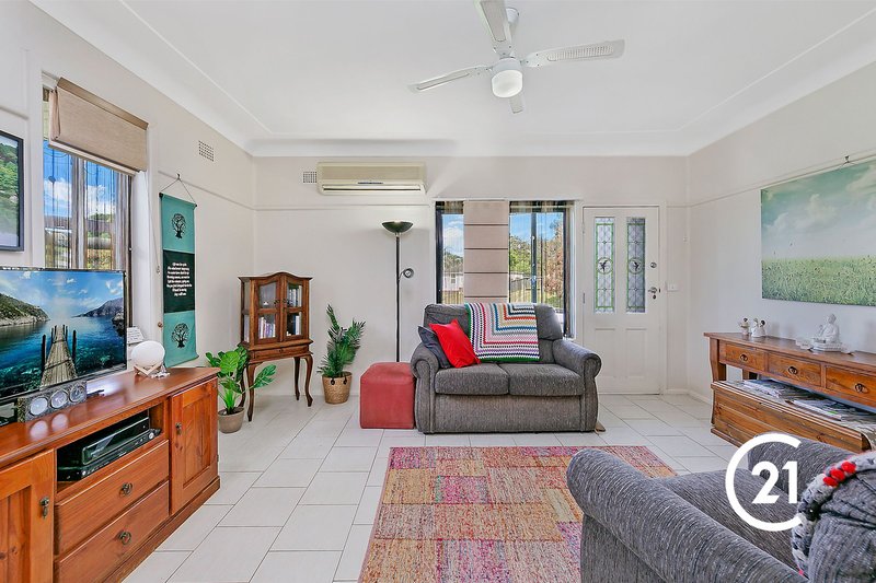 Photo - 8 Cook Place, Lalor Park NSW 2147 - Image 5