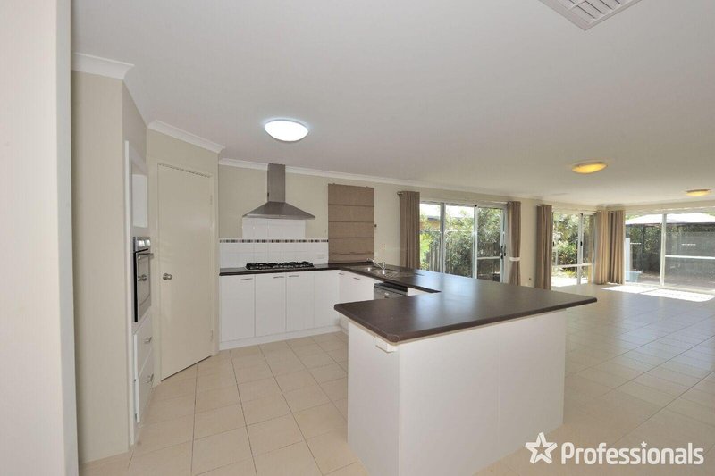 Photo - 8 Cookham Green, Wellard WA 6170 - Image 3