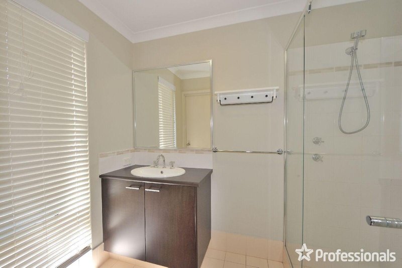 Photo - 8 Cookham Green, Wellard WA 6170 - Image 7