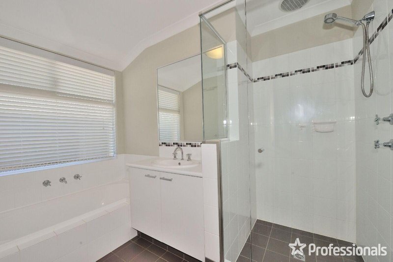 Photo - 8 Cookham Green, Wellard WA 6170 - Image 10