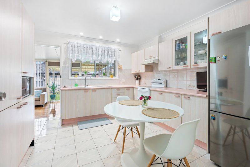 Photo - 8 Coolatai Crescent, Bossley Park NSW 2176 - Image 5