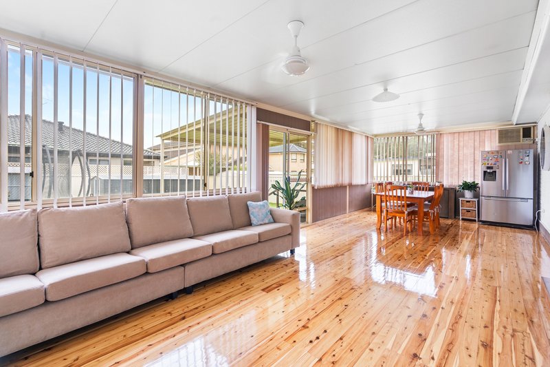 Photo - 8 Coolatai Crescent, Bossley Park NSW 2176 - Image 6