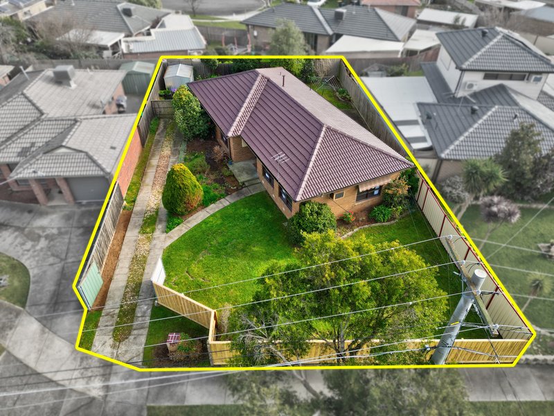 Photo - 8 Cooma Court, Lalor VIC 3075 - Image 3