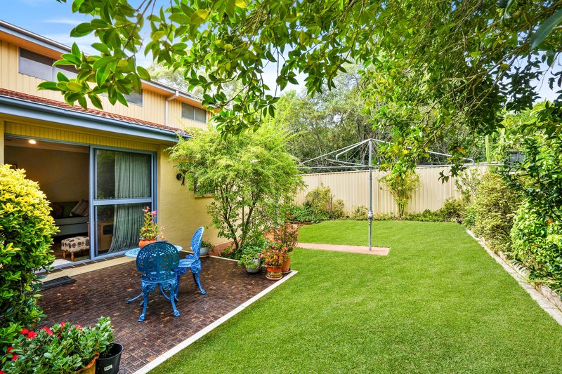 Photo - 8 Coonardoo Place, Castle Hill NSW 2154 - Image 2