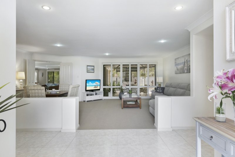 Photo - 8 Coral Sea Court, Burleigh Waters QLD 4220 - Image 4