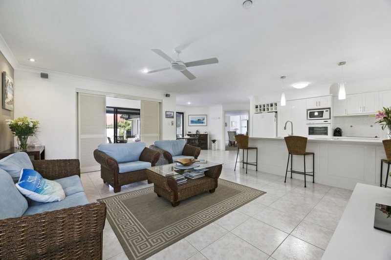 Photo - 8 Coral Sea Court, Burleigh Waters QLD 4220 - Image 6