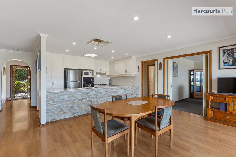 Photo - 8 Cormorant Drive, Hallett Cove SA 5158 - Image 6