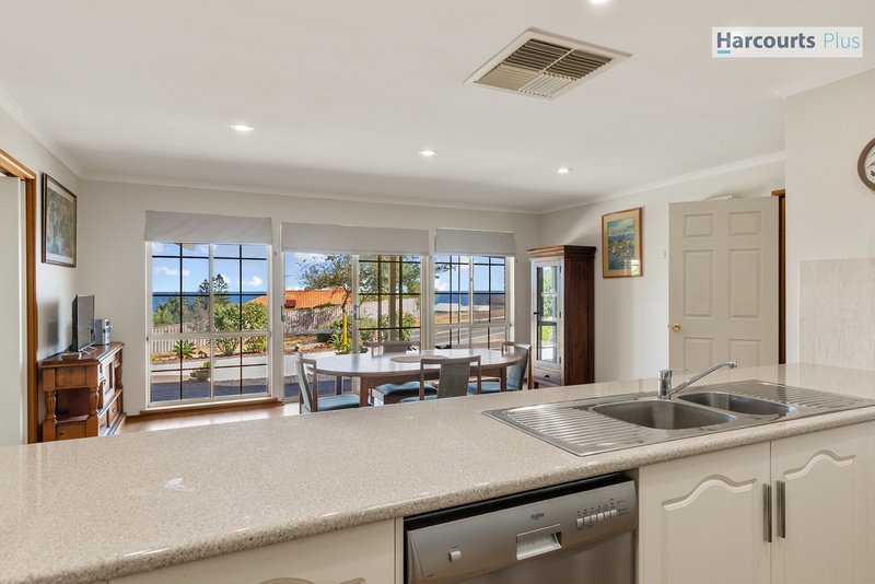 Photo - 8 Cormorant Drive, Hallett Cove SA 5158 - Image 9