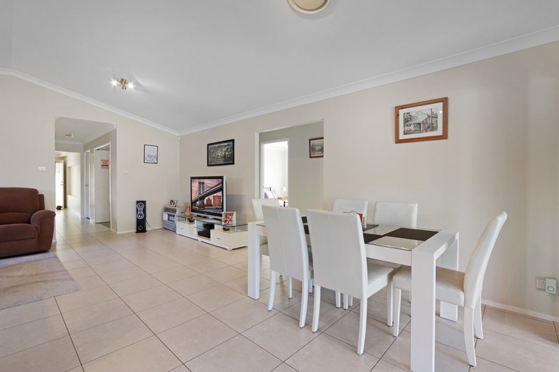 Photo - 8 Corsair Avenue, Middleton Grange NSW 2171 - Image 3