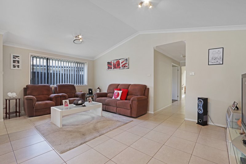 Photo - 8 Corsair Avenue, Middleton Grange NSW 2171 - Image 6