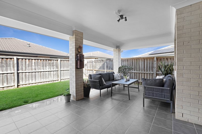 Photo - 8 Corsair Avenue, Middleton Grange NSW 2171 - Image 12