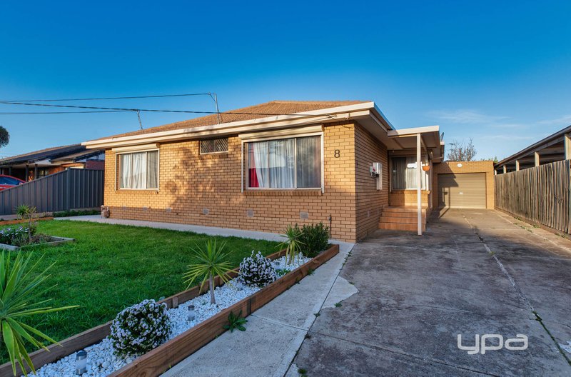 8 Corunna Avenue, St Albans VIC 3021