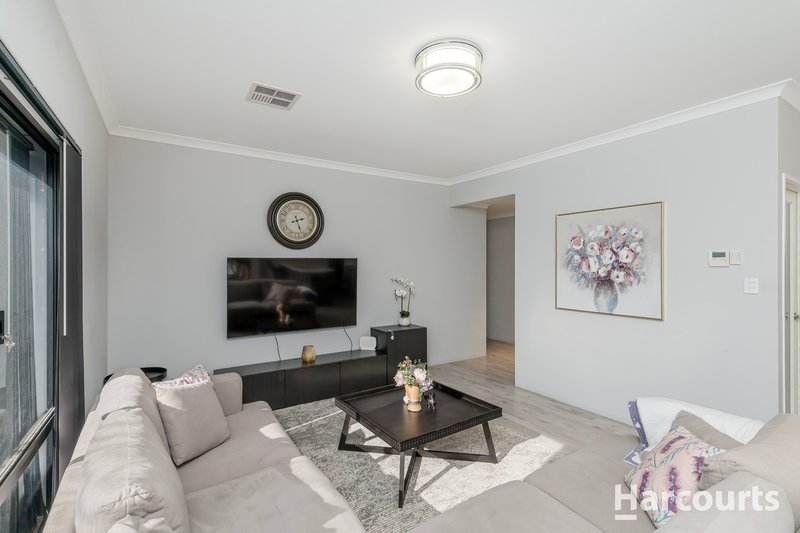 Photo - 8 Corvina Way, Woodvale WA 6026 - Image 1