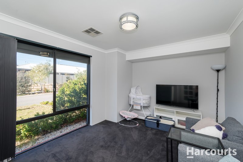 Photo - 8 Corvina Way, Woodvale WA 6026 - Image 3