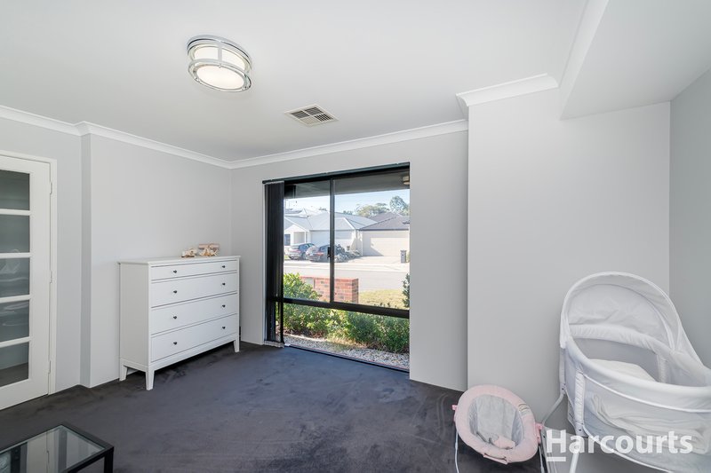 Photo - 8 Corvina Way, Woodvale WA 6026 - Image 4