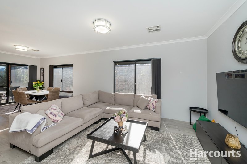 Photo - 8 Corvina Way, Woodvale WA 6026 - Image 6