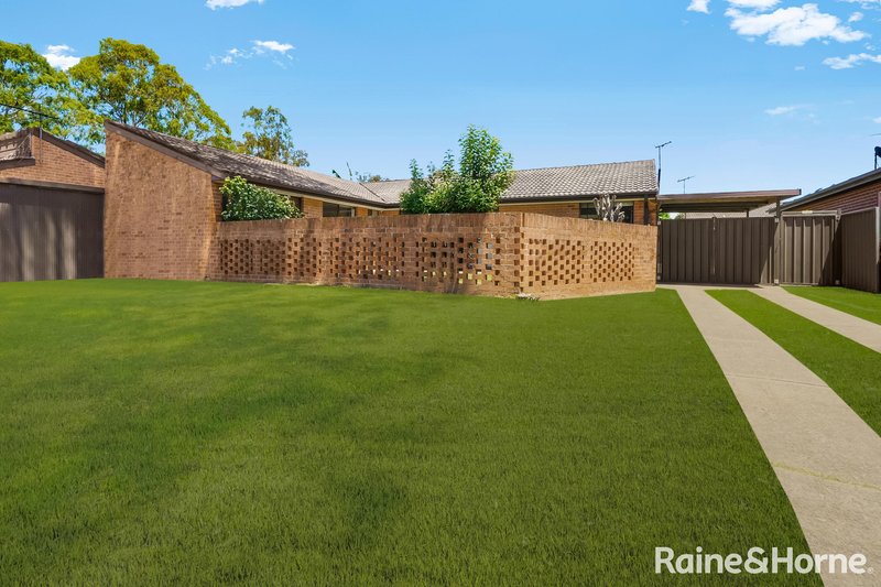 Photo - 8 Cotula Place, Macquarie Fields NSW 2564 - Image 3