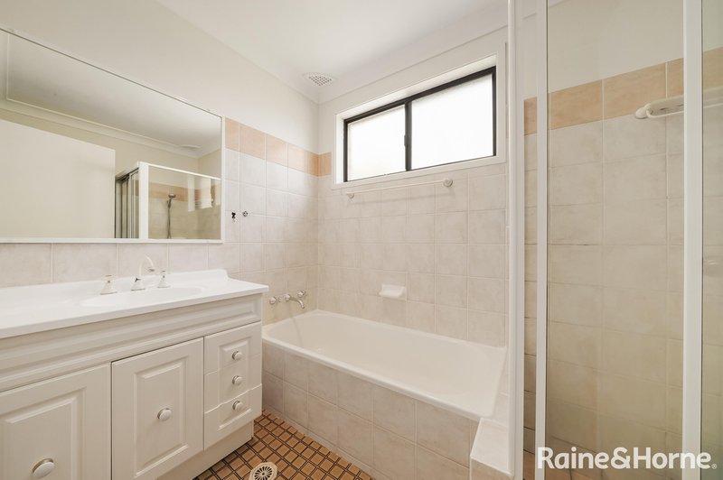 Photo - 8 Cotula Place, Macquarie Fields NSW 2564 - Image 6