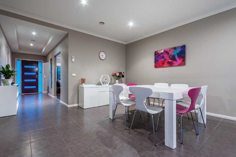 Photo - 8 Coventry Lane, Craigieburn VIC 3064 - Image 3