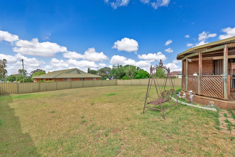 Photo - 8 Cowper Close, Tamworth NSW 2340 - Image 2