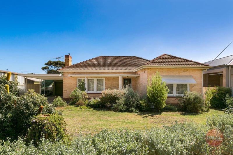 8 Cowra Crescent, Park Holme SA 5043