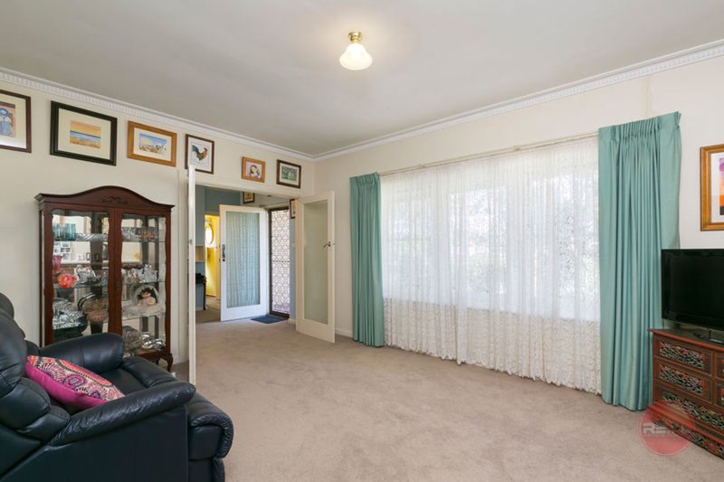 Photo - 8 Cowra Crescent, Park Holme SA 5043 - Image 3