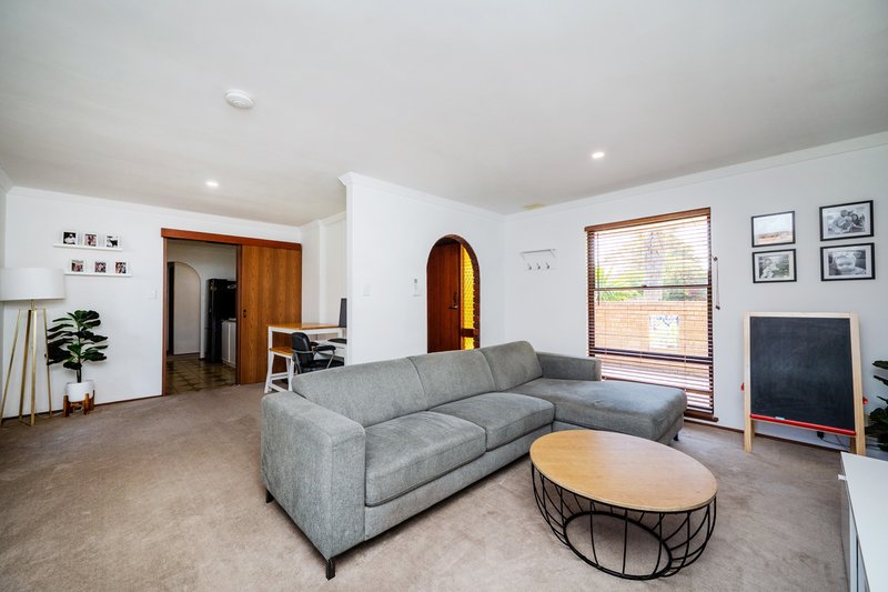 Photo - 8 Cox Crescent, Quinns Rocks WA 6030 - Image 7