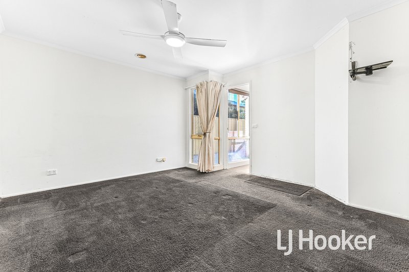 Photo - 8 Crabill Walk, Narre Warren South VIC 3805 - Image 10