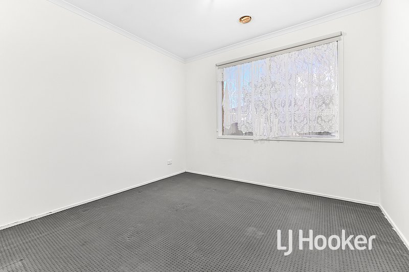 Photo - 8 Crabill Walk, Narre Warren South VIC 3805 - Image 11