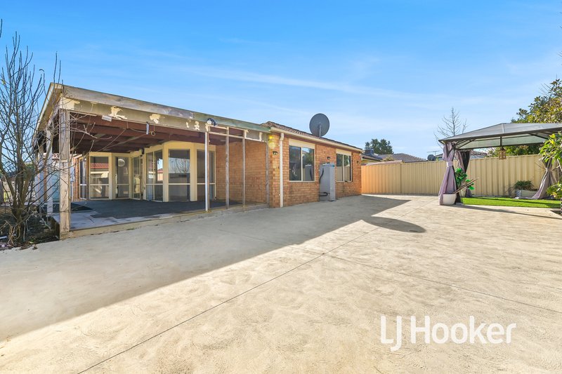 Photo - 8 Crabill Walk, Narre Warren South VIC 3805 - Image 15