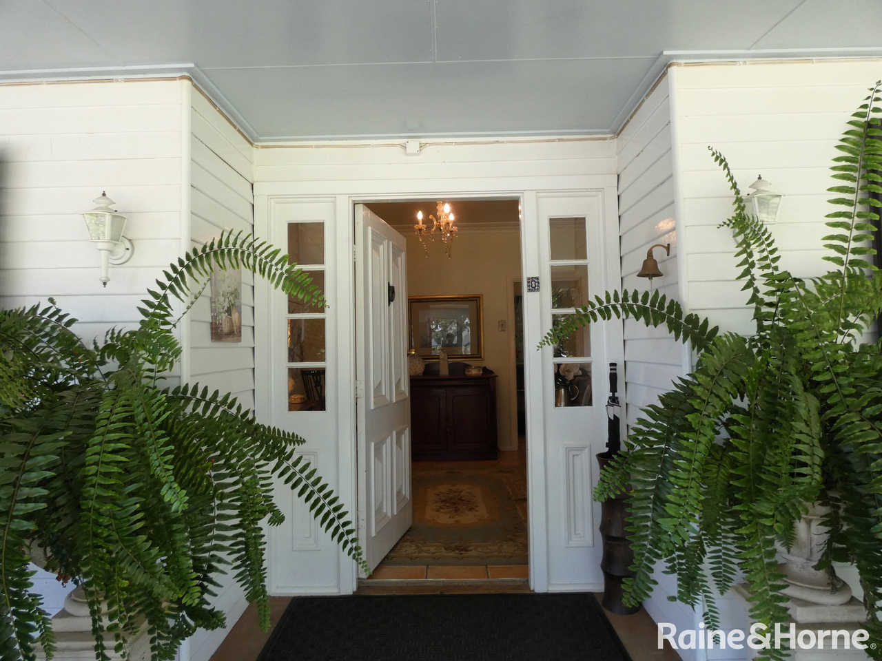 5-bedroom house at 8 Crane Place, Moree, NSW 2400, Moree Plains, New South Wales