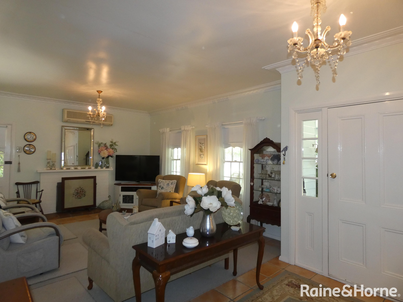 5-bedroom house at 8 Crane Place, Moree, NSW 2400, Moree Plains, New South Wales