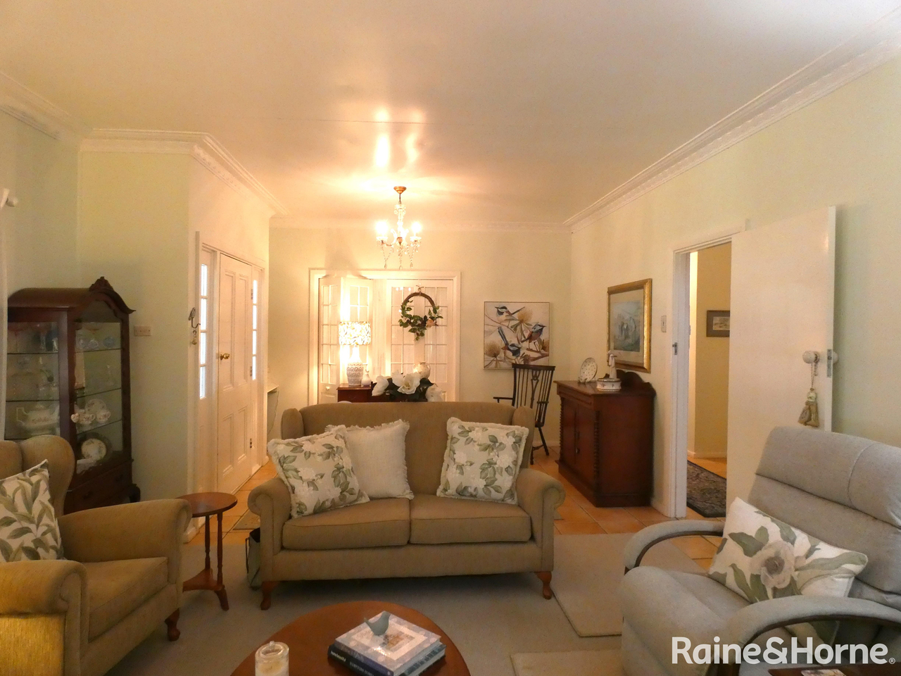 5-bedroom house at 8 Crane Place, Moree, NSW 2400, Moree Plains, New South Wales