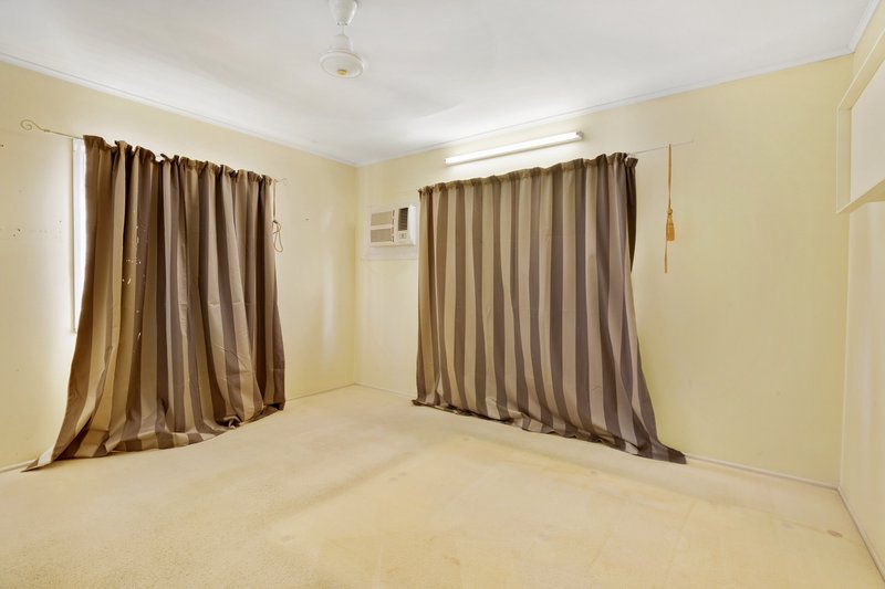 Photo - 8 Crane Street, Slade Point QLD 4740 - Image 7