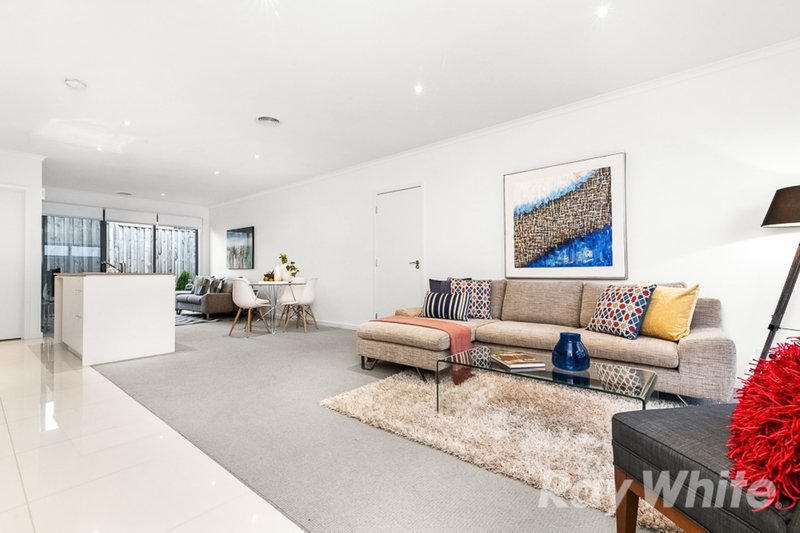 Photo - 8 Croke Park Court, Mulgrave VIC 3170 - Image 3