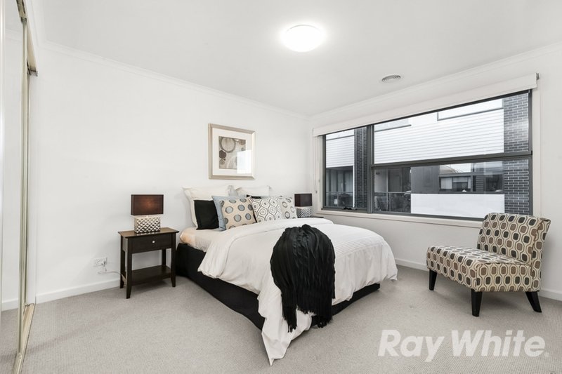 Photo - 8 Croke Park Court, Mulgrave VIC 3170 - Image 6