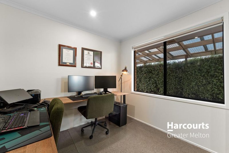 Photo - 8 Cromwell Close, Melton South VIC 3338 - Image 11
