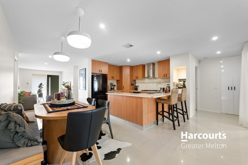 Photo - 8 Cromwell Close, Melton South VIC 3338 - Image 12