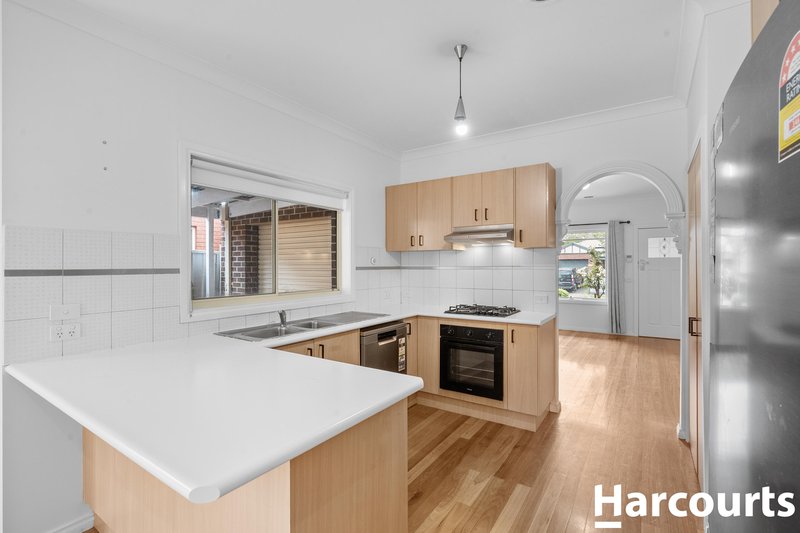 Photo - 8 Cromwell Road, Werribee VIC 3030 - Image 5