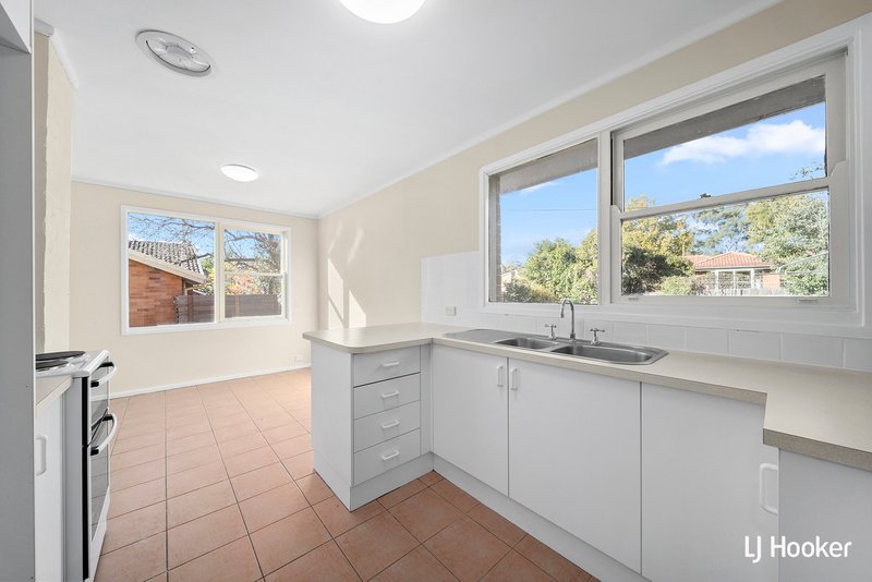 Photo - 8 Crowther Place, Curtin ACT 2605 - Image 3