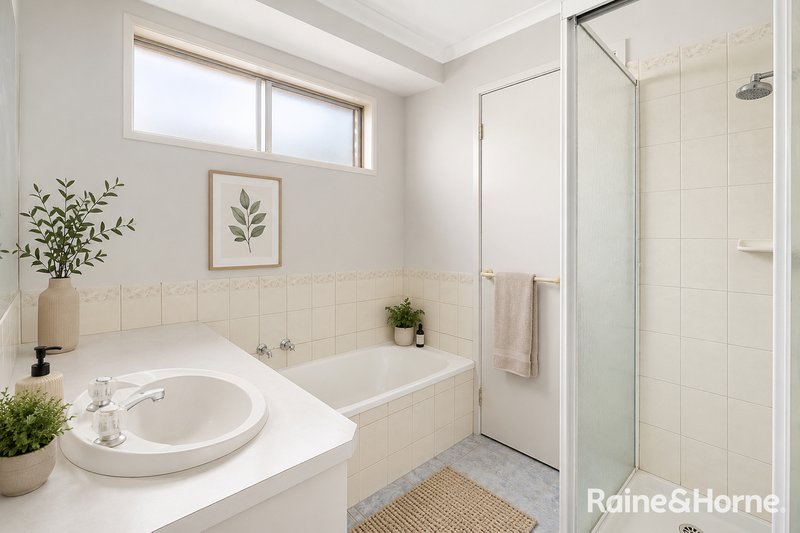 Photo - 8 Crystal Gardens, Cranbourne West VIC 3977 - Image 8