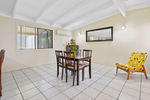 Photo - 8 Cudal Street, Shailer Park QLD 4128 - Image 5