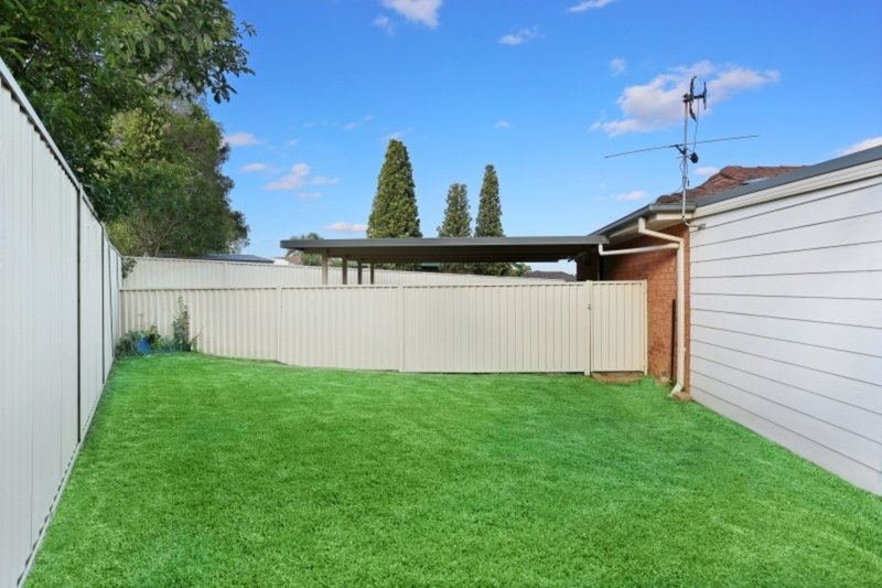 Photo - 8 Culmone Close, Edensor Park NSW 2176 - Image 9