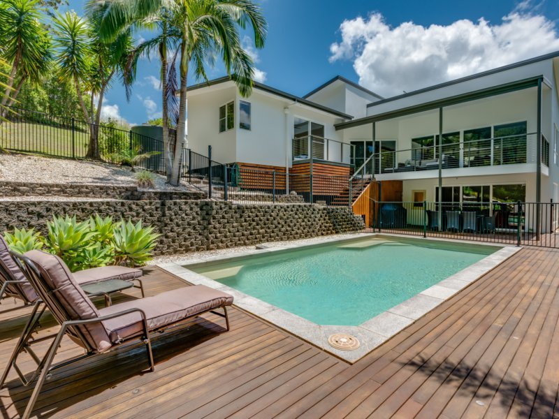 8 Curtis Court, Mudgeeraba QLD 4213