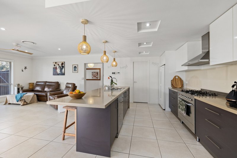 Photo - 8 Cypress Street, Redland Bay QLD 4165 - Image 6