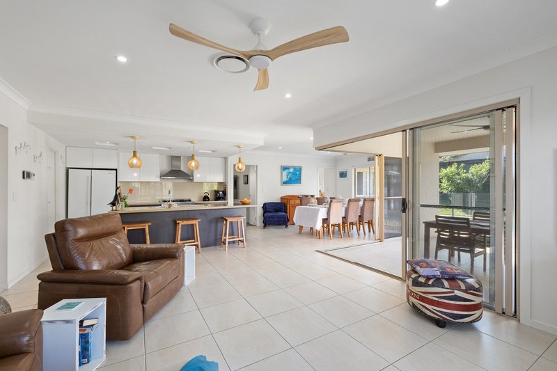 Photo - 8 Cypress Street, Redland Bay QLD 4165 - Image 8