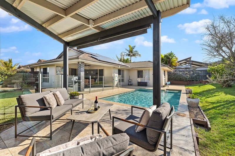 Photo - 8 Cypress Street, Redland Bay QLD 4165 - Image 10