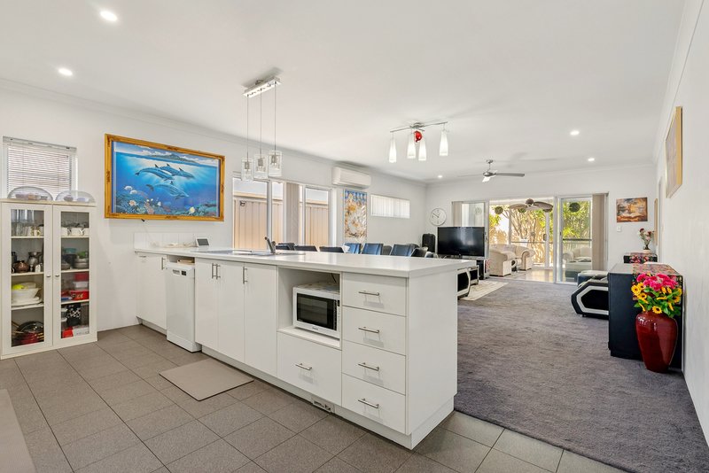 Photo - 8 Daffodil Road, Canning Vale WA 6155 - Image 5